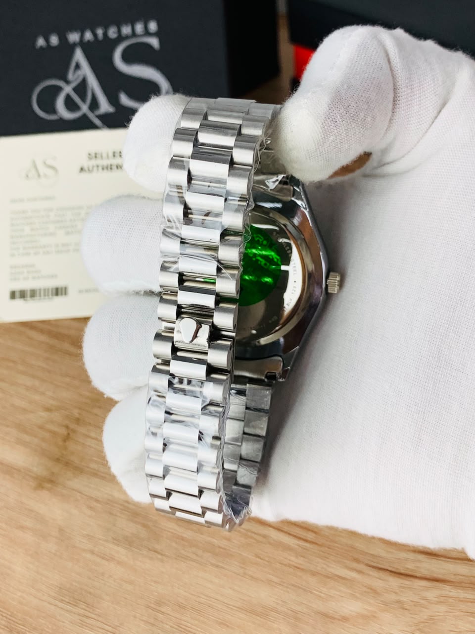 Kangori Oyster Model (White)