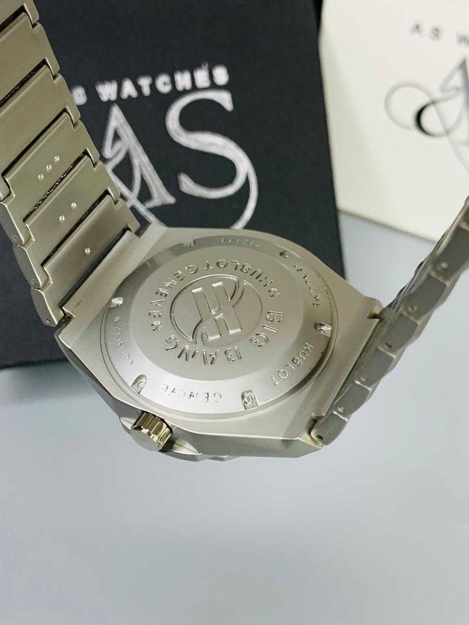 HB Plain Diamond Model | Silver Blue