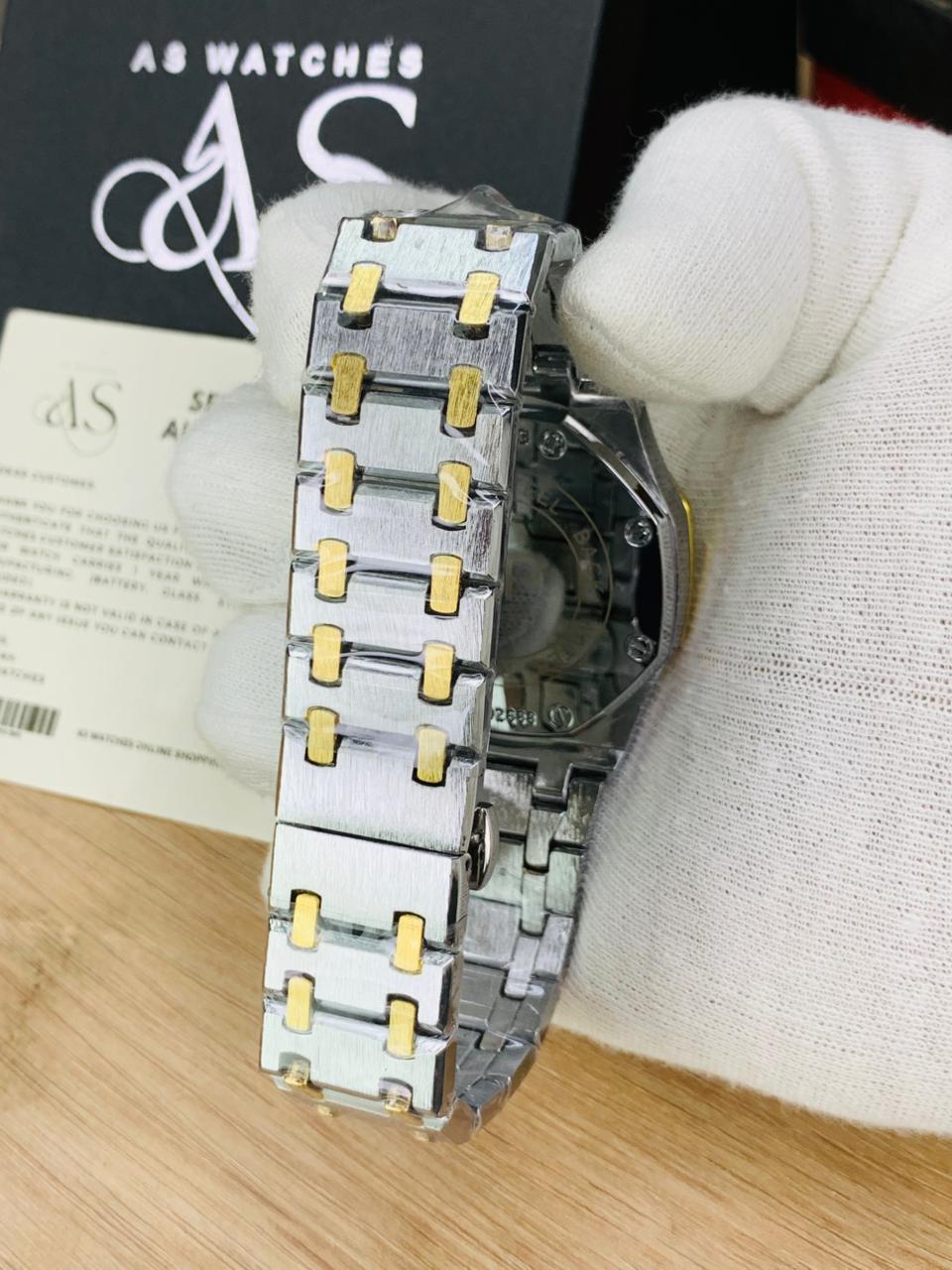 AP Royal TT White