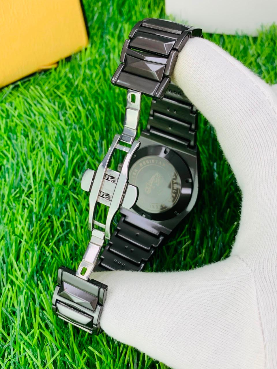 HB Diamond Cut Plain Dial