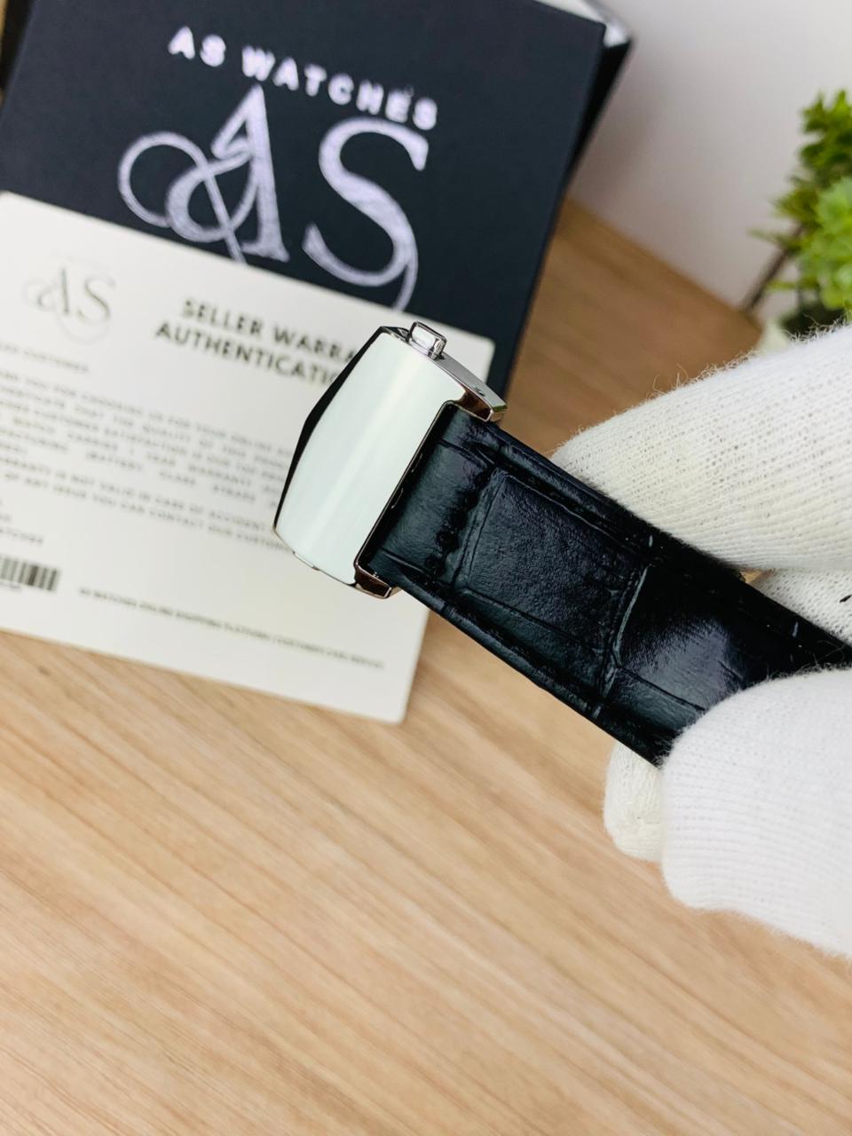 TAG MODEL - QUARTZ DATE ADJUST (BLACK WHITE)