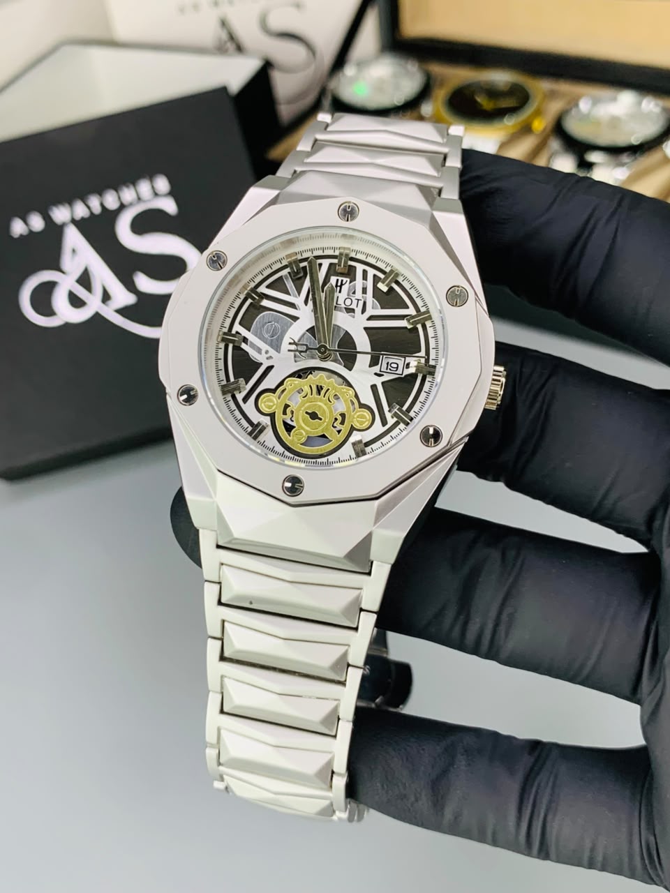 HB Diamond Cut Big Bang Model (White)