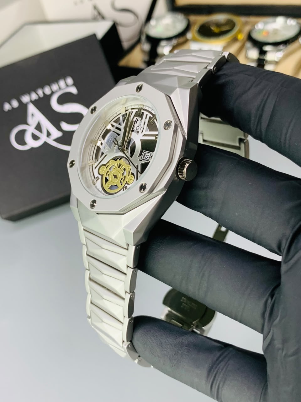 HB Diamond Cut Big Bang Model (White)