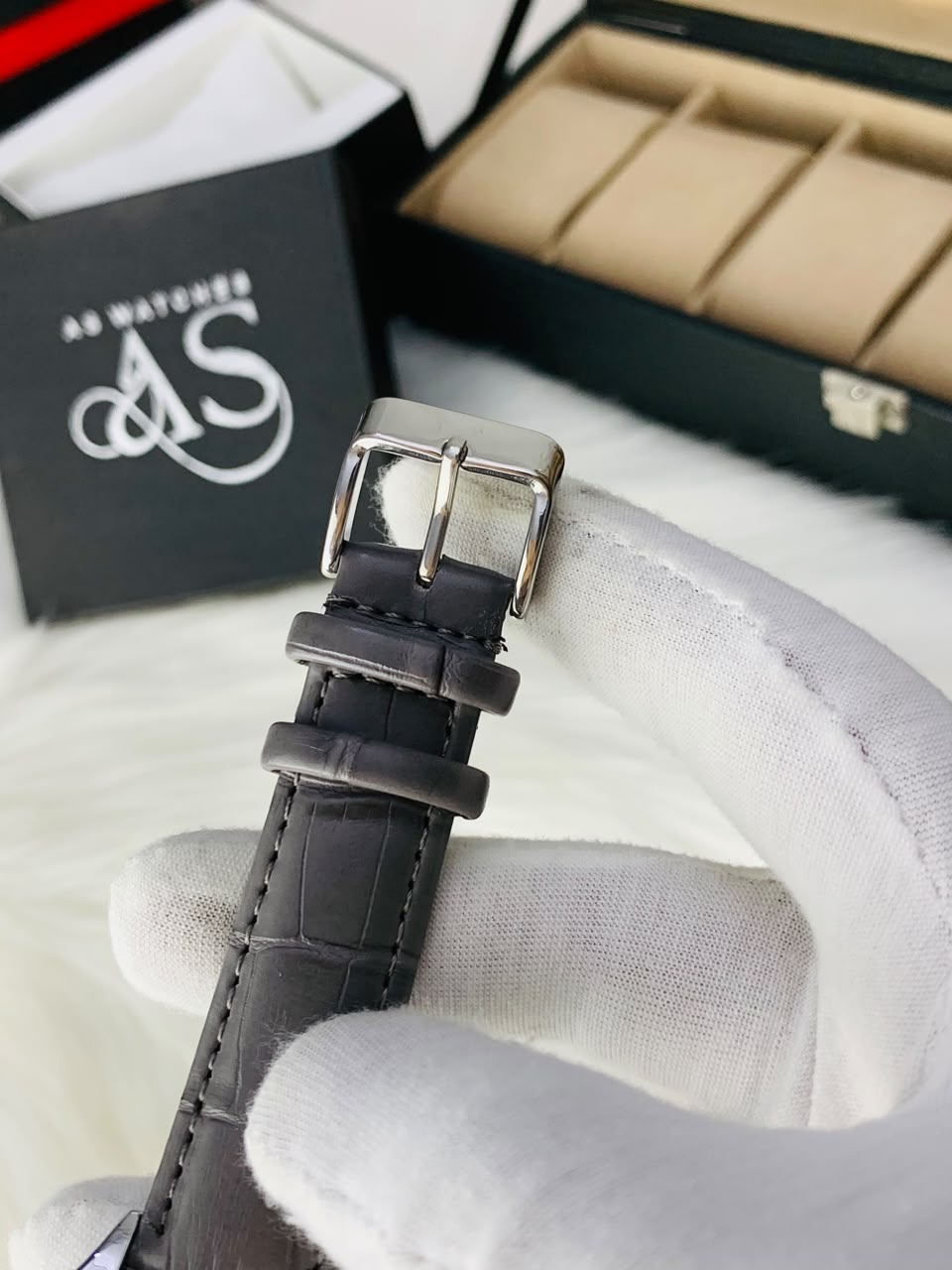 Old Money SQ Roman Dial (Grey White)