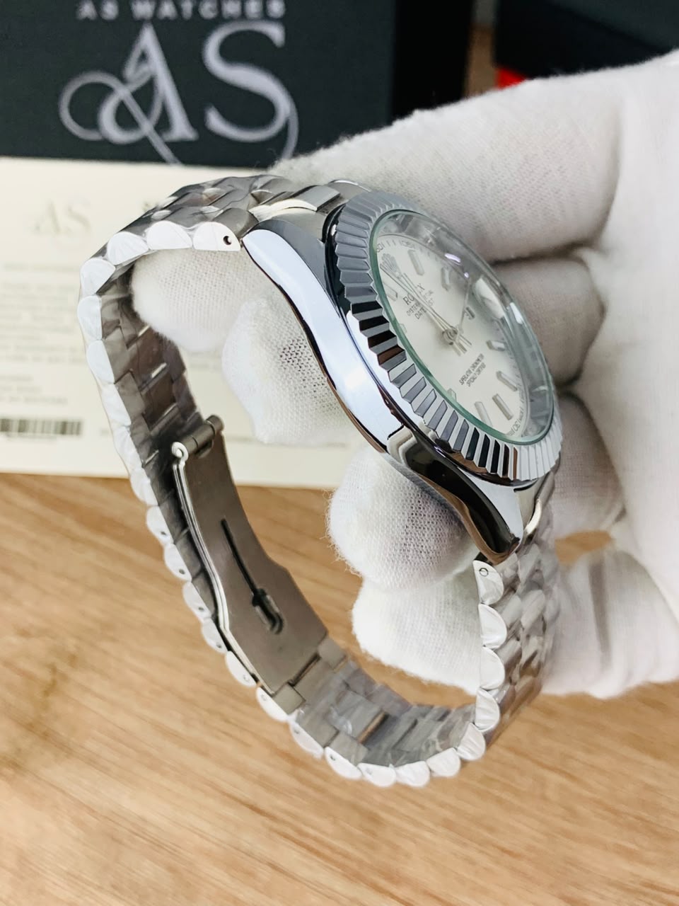 Kangori Oyster Model (White)